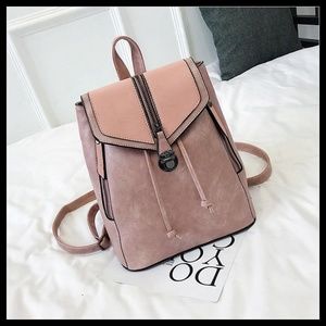 NEW CAMBRIDGE Bucket Backpack